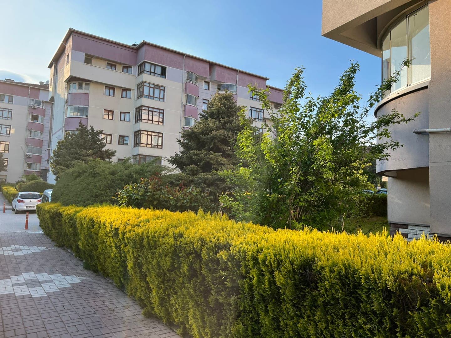 ERYAMAN GÜZELKENT ŞENİZ SİTESİNDE ARAKAT BOŞ 3+1 GÜNEY CEPHE